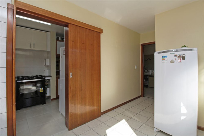 Imagem Casa com 5 Quartos à Venda, em Glória - Porto Alegre Imagem Casa com 5 Quartos à Venda, em Glória - Porto Alegre