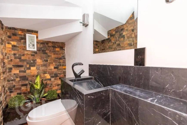 Imagem Sobrado com 3 Quartos à Venda, 180 m² em Boqueirão - Curitiba Imagem Sobrado com 3 Quartos à Venda, 180 m² em Boqueirão - Curitiba