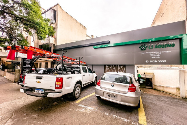 Imagem Casa com 3 Quartos à Venda, 240 m² em Petrópolis - Porto Alegre Imagem Casa com 3 Quartos à Venda, 240 m² em Petrópolis - Porto Alegre