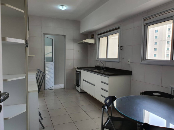 Imagem Apartamento com 4 Quartos à Venda, 212 m² em Alphaville - Barueri