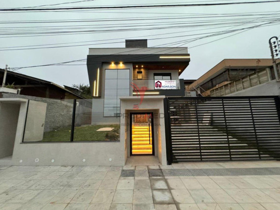 Imagem Casa com 3 Quartos à Venda, 177 m² em Canto - Florianópolis Imagem Casa com 3 Quartos à Venda, 177 m² em Canto - Florianópolis