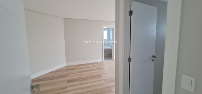 Imagem Imóvel com 4 Quartos à Venda, 227 m² em Centro - Balneário Camboriú Imagem Imóvel com 4 Quartos à Venda, 227 m² em Centro - Balneário Camboriú