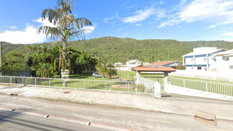 Casa com 8 Quartos para Alugar,  em Cachoeira Do Bom Jesus - Florianópolis
