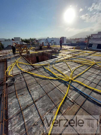 Imagem Casa com 3 Quartos à Venda, 180 m² em Centro - Balneário Camboriú Imagem Casa com 3 Quartos à Venda, 180 m² em Centro - Balneário Camboriú