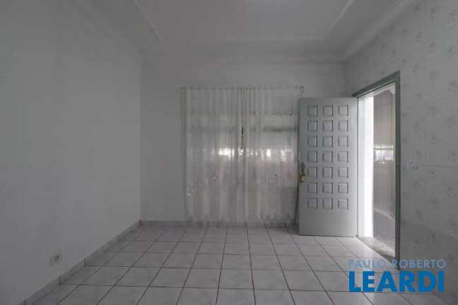 Imagem Casa com 3 Quartos para Alugar, 200 m² em Jardim Cristiane - Santo André Imagem Casa com 3 Quartos para Alugar, 200 m² em Jardim Cristiane - Santo André