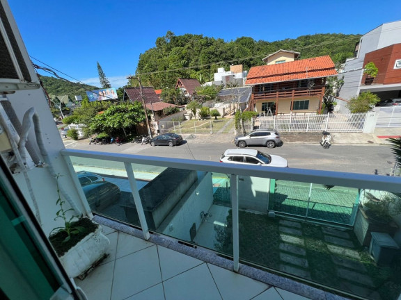Sobrado com 3 Quartos à Venda,  em Praia Dos Amores - Balneário Camboriú