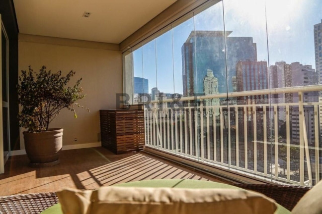 Imóvel com 1 Quarto para Alugar, 65 m² em Itaim Bibi - São Paulo