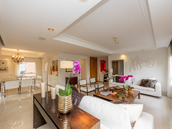 Imagem Apartamento com 3 Quartos à Venda, 243 m² em Moema - São Paulo