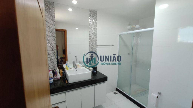 Imagem Casa com 3 Quartos à Venda, 700 m² em Várzea Das Moças - Niterói