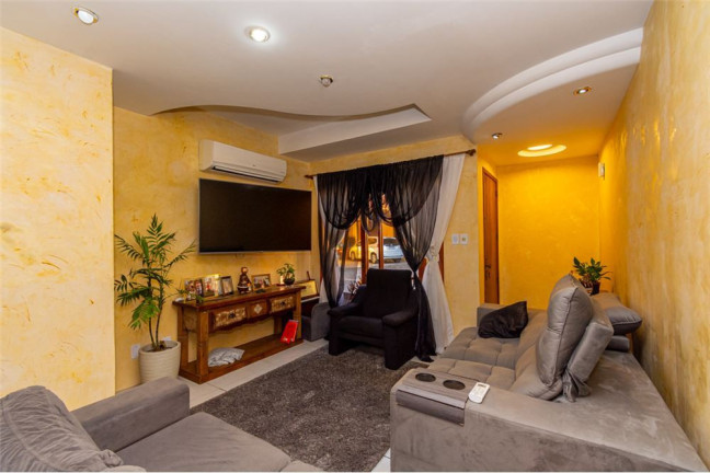 Imagem Casa com 3 Quartos à Venda,  em Centro - Canoas
