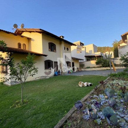 Imagem Casa com 4 Quartos à Venda, 242 m² em Vila Nova - Jaraguá Do Sul Imagem Casa com 4 Quartos à Venda, 242 m² em Vila Nova - Jaraguá Do Sul