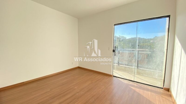 Imagem Casa com 3 Quartos à Venda, 217 m² Imagem Casa com 3 Quartos à Venda, 217 m²