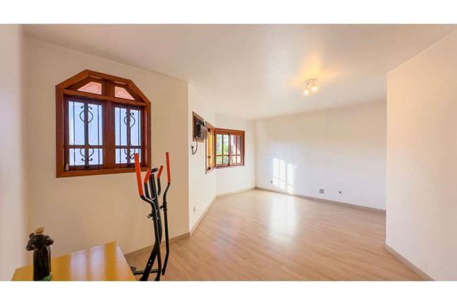 Imagem Casa com 4 Quartos à Venda, 307 m² em Partenon - Porto Alegre Imagem Casa com 4 Quartos à Venda, 307 m² em Partenon - Porto Alegre