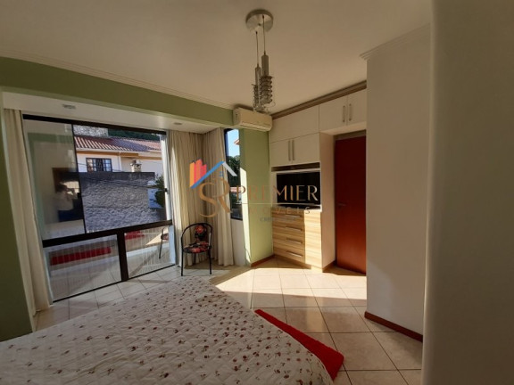 Imagem Casa com 3 Quartos à Venda, 256 m² em Trindade - Florianópolis Imagem Casa com 3 Quartos à Venda, 256 m² em Trindade - Florianópolis