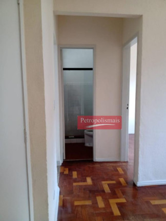 Imagem Apartamento com 1 Quarto à Venda, em Mosela - Petrópolis Imagem Apartamento com 1 Quarto à Venda, em Mosela - Petrópolis