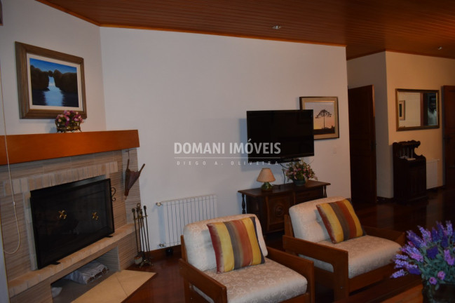 Imagem Imóvel com 3 Quartos à Venda, 159 m² em Região De Capivari - Campos Do Jordão Imagem Imóvel com 3 Quartos à Venda, 159 m² em Região De Capivari - Campos Do Jordão