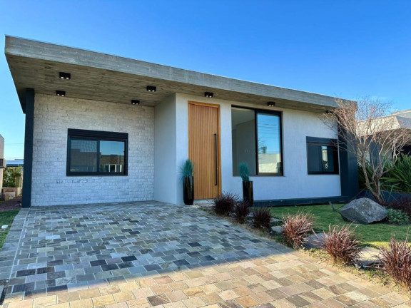 Imagem Casa com 4 Quartos à Venda, 195 m² em -- - Capao Da Canoa