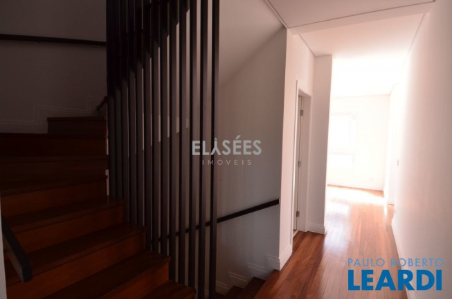 Imagem Sobrado com 4 Quartos à Venda, 321 m² em Vila Morumbi - São Paulo Imagem Sobrado com 4 Quartos à Venda, 321 m² em Vila Morumbi - São Paulo