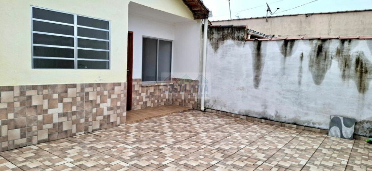 Imagem Casa com 3 Quartos à Venda, 158 m² em Samambaia - Praia Grande Imagem Casa com 3 Quartos à Venda, 158 m² em Samambaia - Praia Grande
