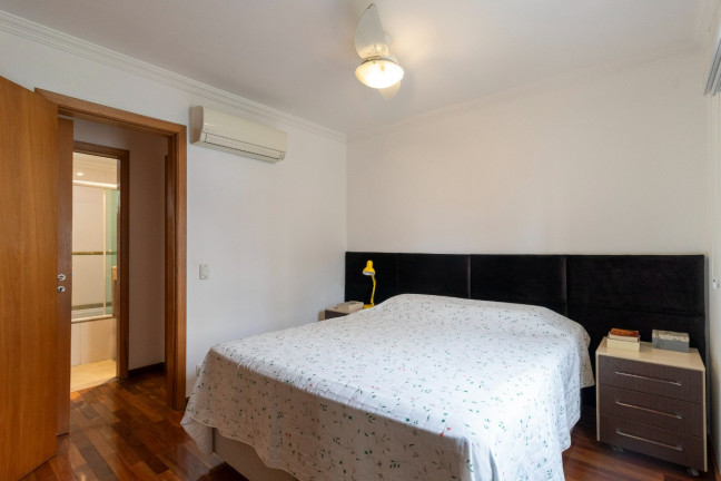 Imagem Apartamento com 2 Quartos à Venda, 80 m² em Moema - São Paulo