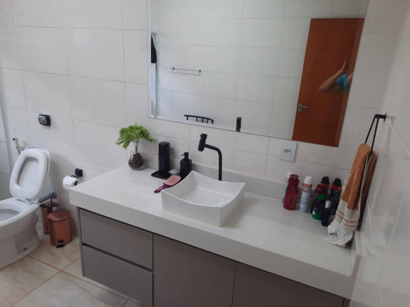 Imagem Casa com 3 Quartos à Venda, em Bauru Imagem Casa com 3 Quartos à Venda, em Bauru
