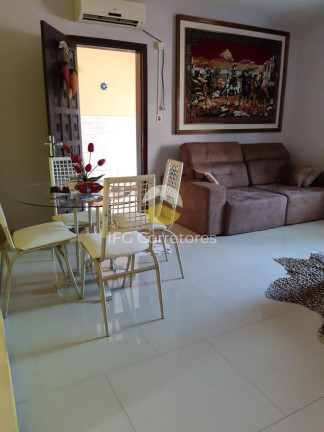Imagem Casa com 6 Quartos à Venda, 180 m² em Centro - Balneário Piçarras Imagem Casa com 6 Quartos à Venda, 180 m² em Centro - Balneário Piçarras