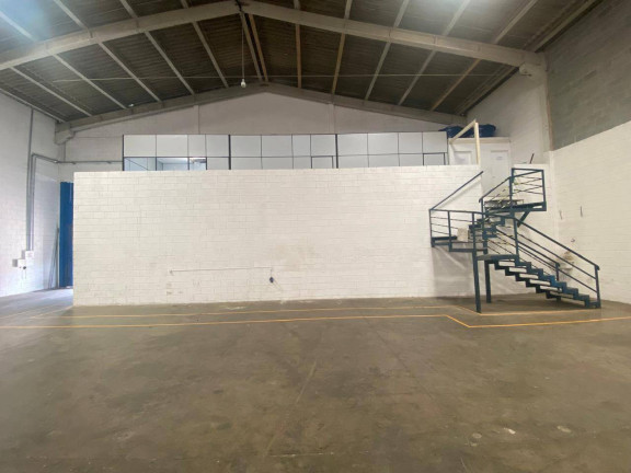 Imagem Galpão para Alugar, 630 m² em Jardim Santa Marta (fazendinha) - Santana De Parnaíba