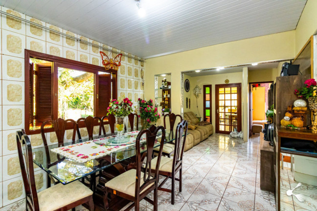 Imagem Casa com 5 Quartos à Venda, em Jardim Sabará - Porto Alegre Imagem Casa com 5 Quartos à Venda, em Jardim Sabará - Porto Alegre
