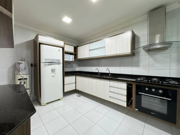 Imagem Casa com 4 Quartos à Venda, 318 m² em Ponta Negra - Manaus Imagem Casa com 4 Quartos à Venda, 318 m² em Ponta Negra - Manaus