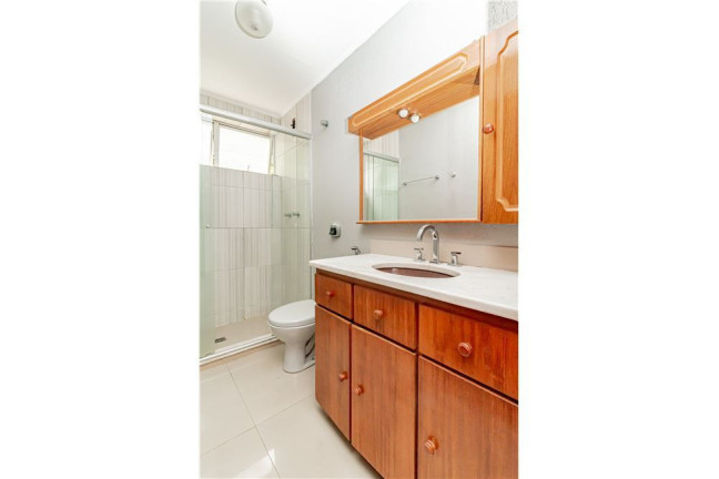 Imagem Imóvel com 2 Quartos à Venda, em Rio Branco - Porto Alegre Imagem Imóvel com 2 Quartos à Venda, em Rio Branco - Porto Alegre