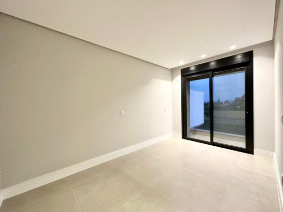 Imagem Casa com 4 Quartos à Venda, em -- - Capao Da Canoa Imagem Casa com 4 Quartos à Venda, em -- - Capao Da Canoa
