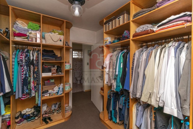Imagem Casa com 4 Quartos à Venda, 181 m² em Santa Tereza - Porto Alegre Imagem Casa com 4 Quartos à Venda, 181 m² em Santa Tereza - Porto Alegre