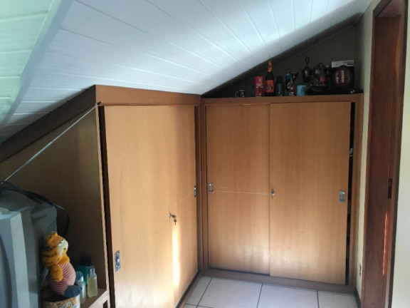 Imagem Casa com 4 Quartos à Venda, 230 m² em Jardim Itu - Porto Alegre