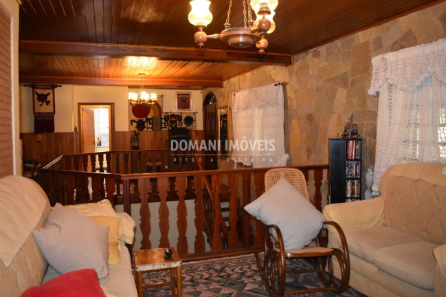 Imagem Casa com 3 Quartos à Venda, 360 m² em Região Da Vila Inglesa - Campos Do Jordão Imagem Casa com 3 Quartos à Venda, 360 m² em Região Da Vila Inglesa - Campos Do Jordão
