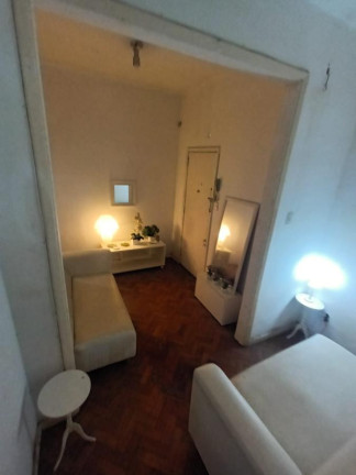 Imagem Apartamento com 2 Quartos à Venda,  em Copacabana - Rio De Janeiro