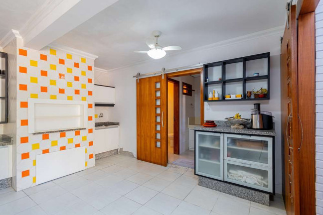 Imagem Casa com 6 Quartos à Venda,  em Tristeza - Porto Alegre