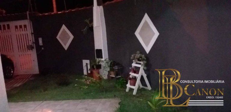 Imagem Sobrado com 3 Quartos à Venda, em Itanhaém Imagem Sobrado com 3 Quartos à Venda, em Itanhaém
