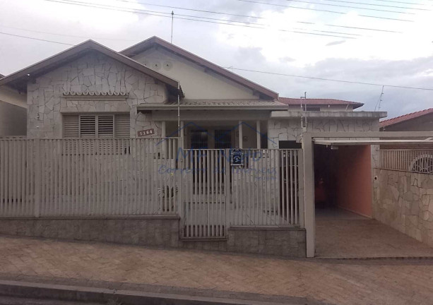 Imagem Casa com 3 Quartos à Venda, 330 m² em Vila Steola - Pirassununga Imagem Casa com 3 Quartos à Venda, 330 m² em Vila Steola - Pirassununga