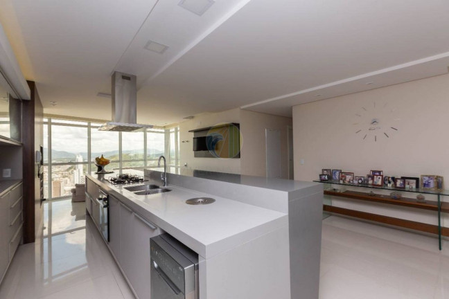 Imagem Apartamento com 4 Quartos à Venda, 228 m² em Pioneiros - Balneário Camboriú