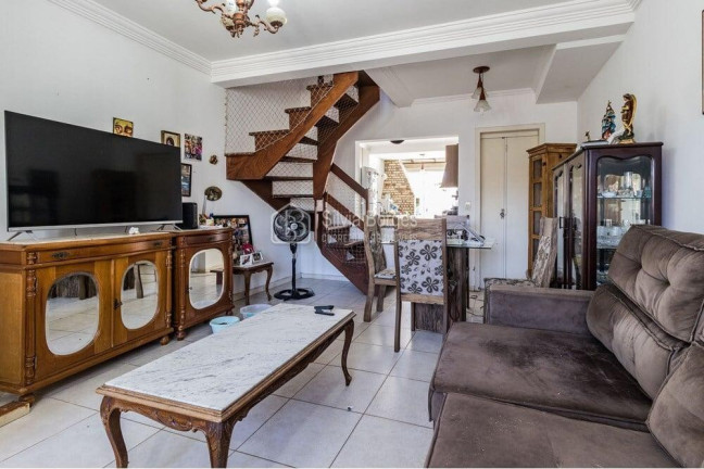 Imagem Sobrado com 2 Quartos à Venda, 80 m² em Guarujá - Porto Alegre