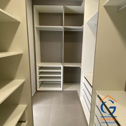 Imagem Imóvel com 3 Quartos à Venda, 330 m² em Condomínio Califórnia - Estiva Gerbi Imagem Imóvel com 3 Quartos à Venda, 330 m² em Condomínio Califórnia - Estiva Gerbi