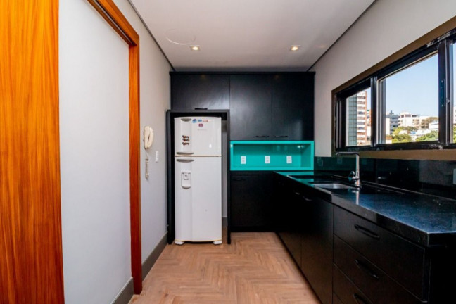 Imagem Imóvel com 2 Quartos à Venda, 200 m² em Auxiliadora - Porto Alegre Imagem Imóvel com 2 Quartos à Venda, 200 m² em Auxiliadora - Porto Alegre