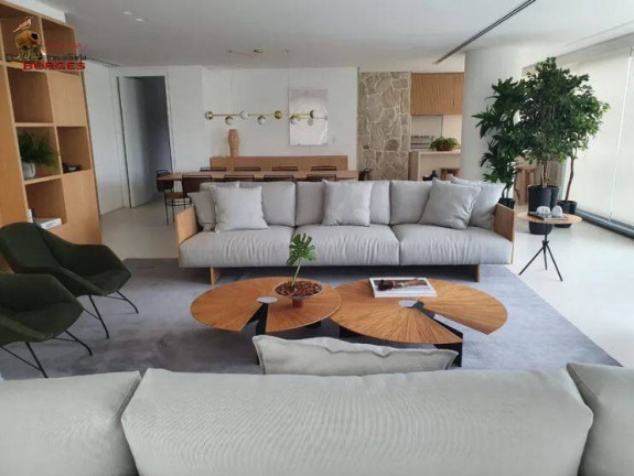 Apartamento com 4 Quartos à Venda, 248 m² em Vila Nova Conceição - São Paulo