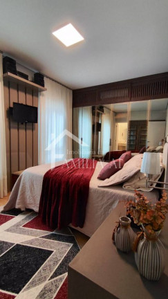 Imagem Casa com 3 Quartos à Venda, 320 m² em América - Joinville