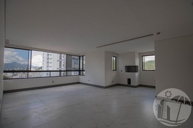 Apartamento com 3 Quartos à Venda, 130 m² em Centro - Balneário Camboriú