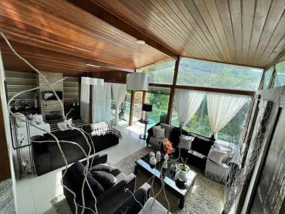 Imagem Casa com 6 Quartos à Venda, em Itaipú - Niterói Imagem Casa com 6 Quartos à Venda, em Itaipú - Niterói