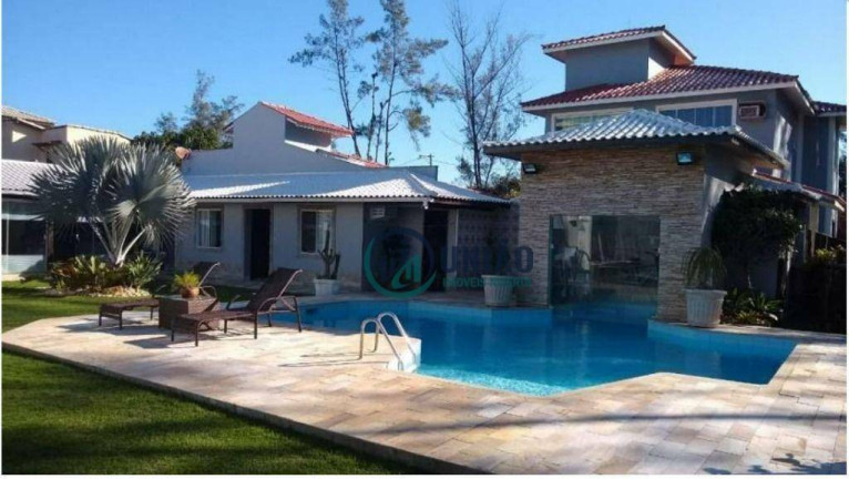 Casa com 6 Quartos à Venda, 330 m² em Unamar - Cabo Frio