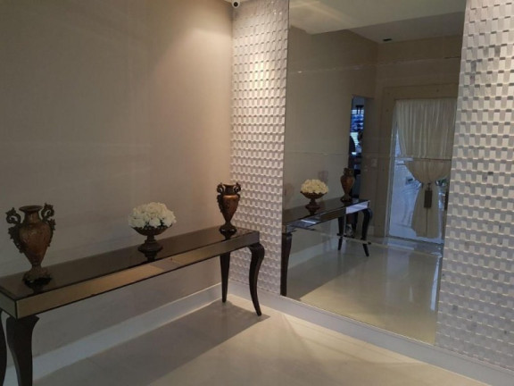 Imagem Imóvel com 3 Quartos à Venda, 140 m² em Centro - Balneário Camboriú Imagem Imóvel com 3 Quartos à Venda, 140 m² em Centro - Balneário Camboriú