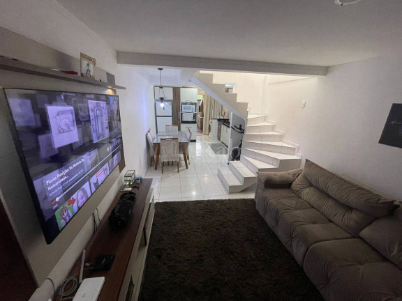 Sobrado com 2 Quartos à Venda, 100 m² em Santa Regina - Camboriú