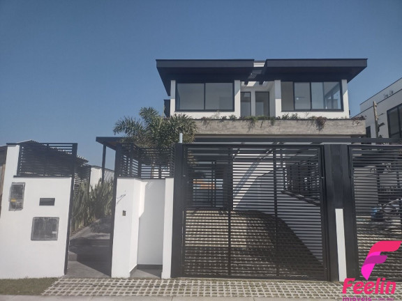 Casa com 3 Quartos à Venda, 163 m² em Campeche - Florianópolis